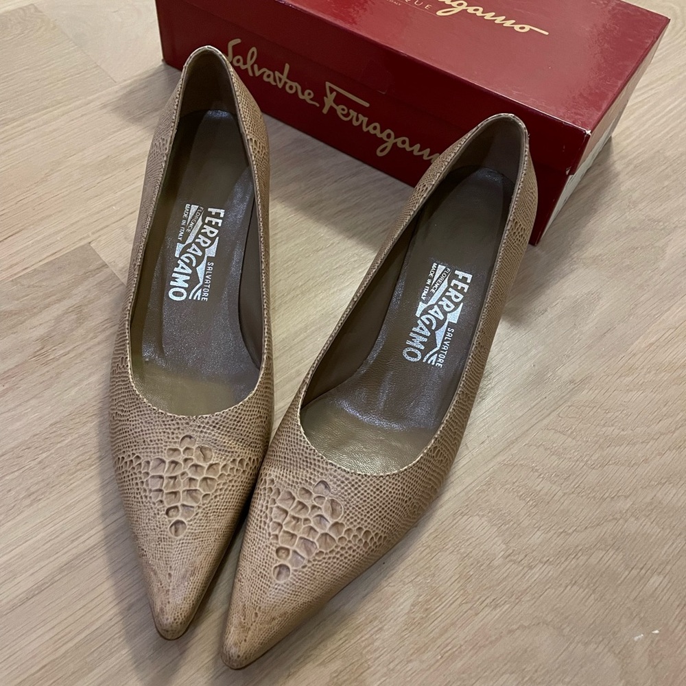 Salvatore Ferragammo lizard print pumps 7.5
